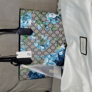 New with Tags Authentic Gucci Floral Reversible Tote